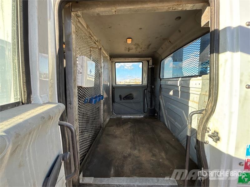 International 4300 Kamioni sa kranom