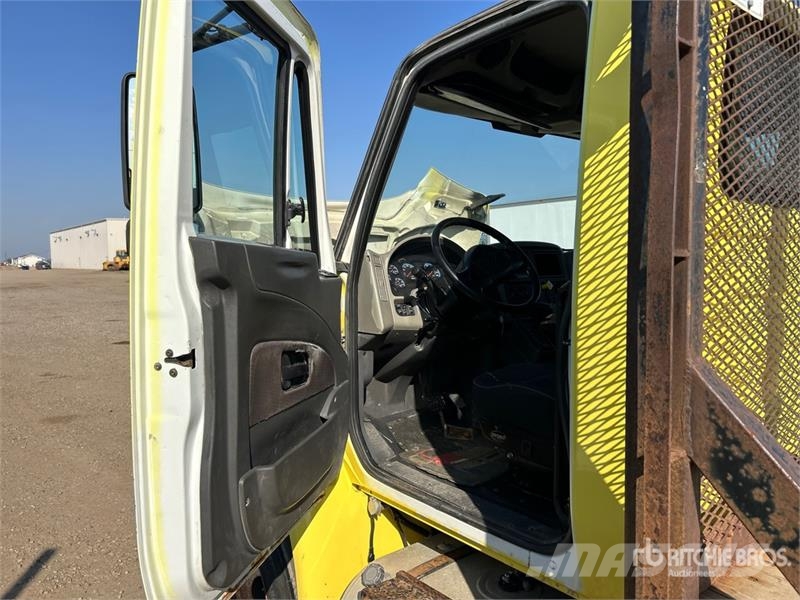 International 4300 Autobasculanta