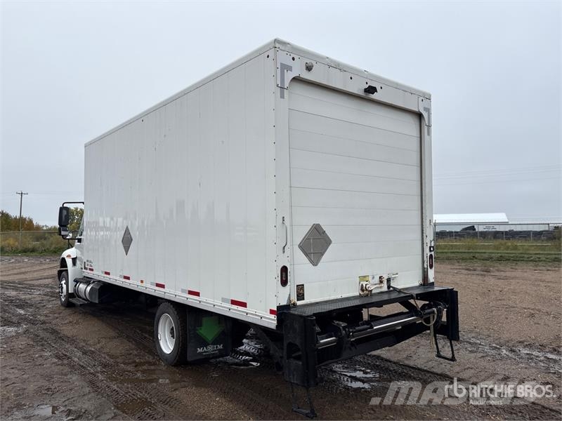 International 4300 Camion a temperatura controllata