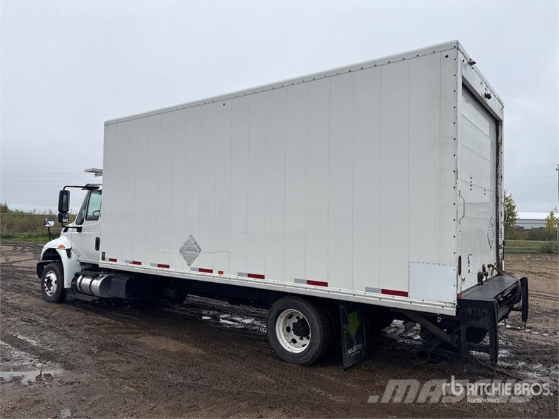 International 4300 SBA Camion a temperatura controllata