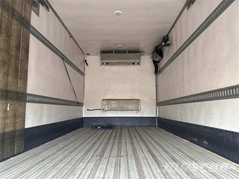 International 4300 SBA Camion a temperatura controllata