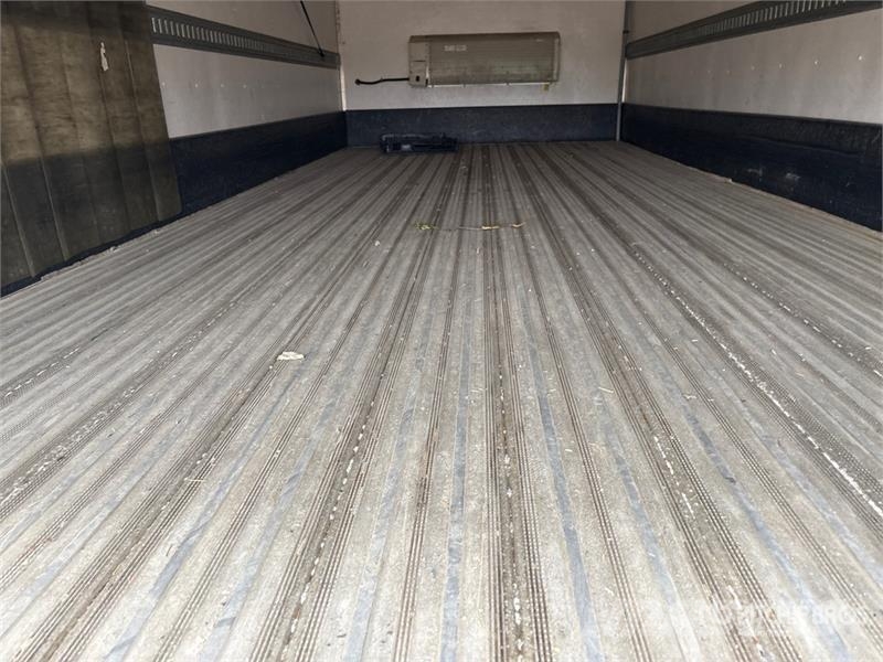 International 4300 SBA Camion a temperatura controllata
