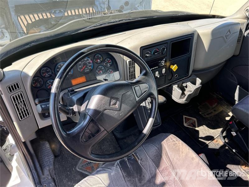 International 4300 SBA Dobozos teherautók