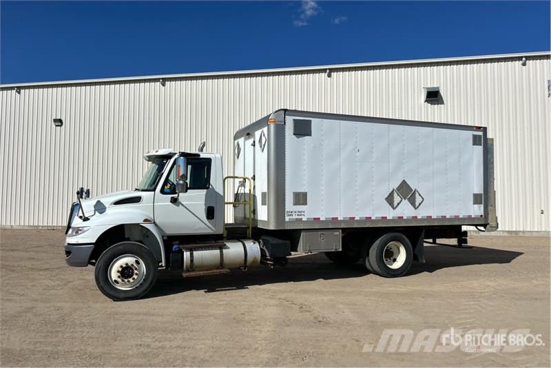 International 4300 SBA Dobozos teherautók