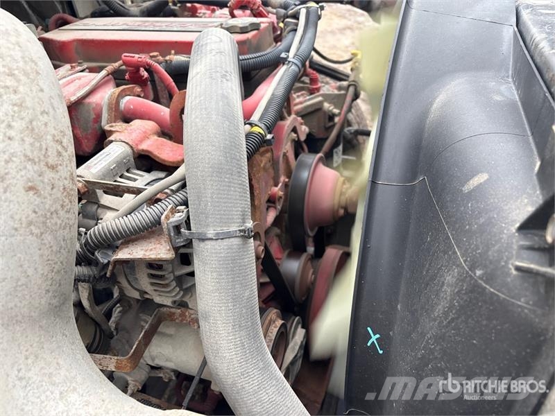 International 4300 SBA Camion a temperatura controllata
