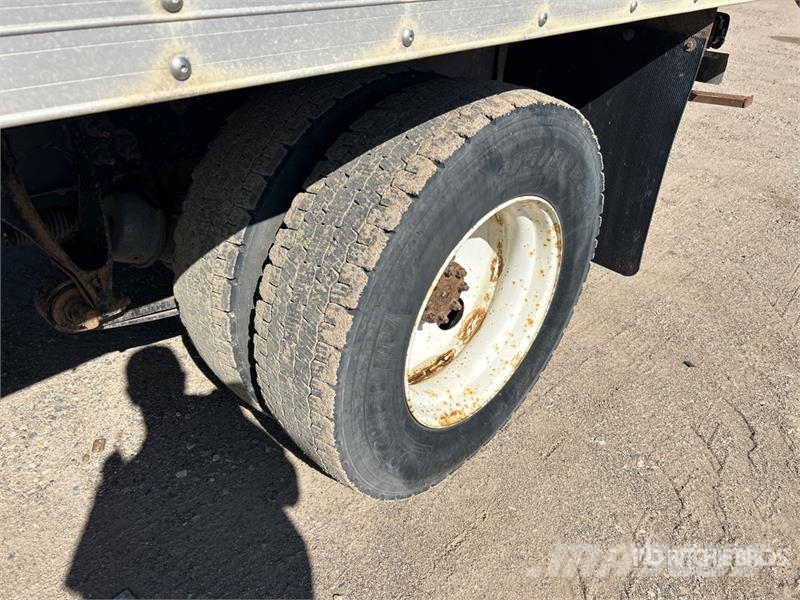 International 4300 SBA Dobozos teherautók