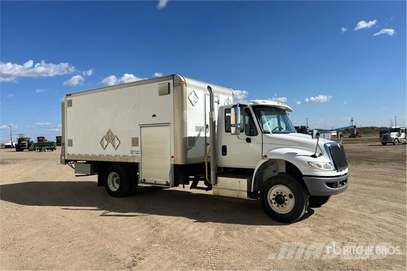 International 4300 SBA Dobozos teherautók