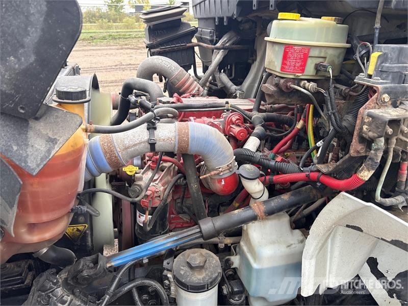 International 4300 SBA Camion a temperatura controllata