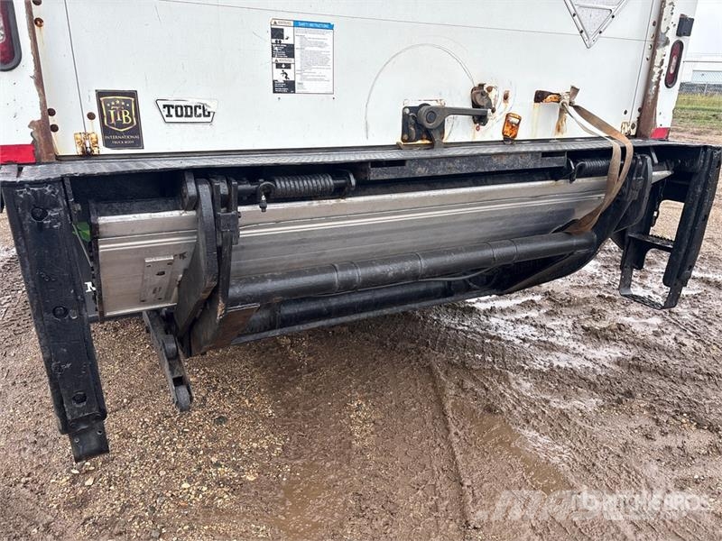 International 4300 SBA Camion a temperatura controllata