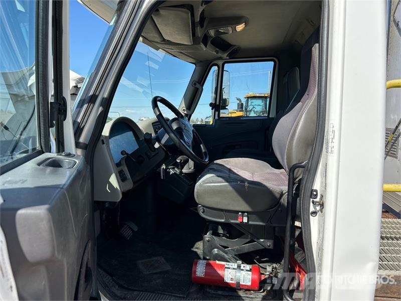 International 4300 SBA Dobozos teherautók