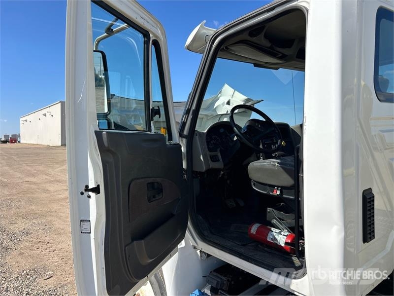 International 4300 SBA Dobozos teherautók