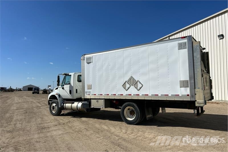 International 4300 SBA Dobozos teherautók