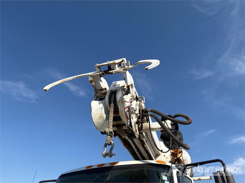 International 4400 Mobiele Boorinstallatie