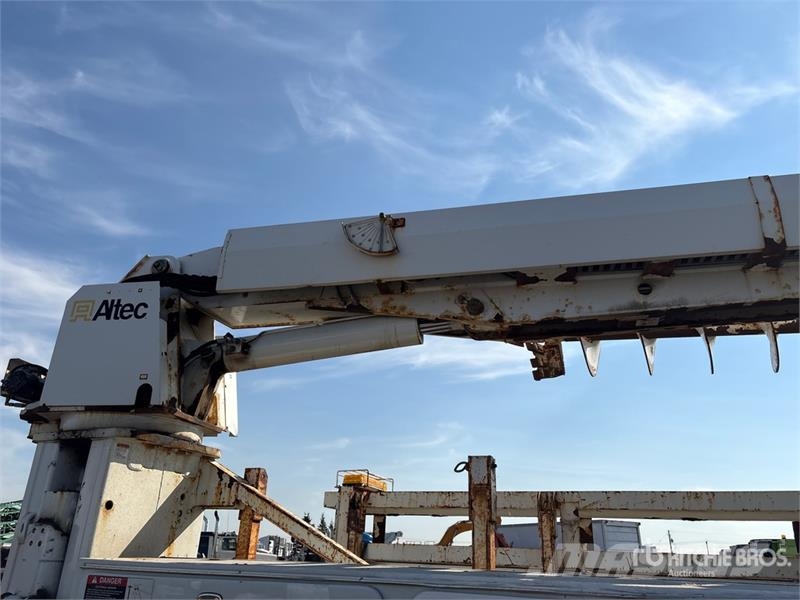 International 4400 Mobiele Boorinstallatie