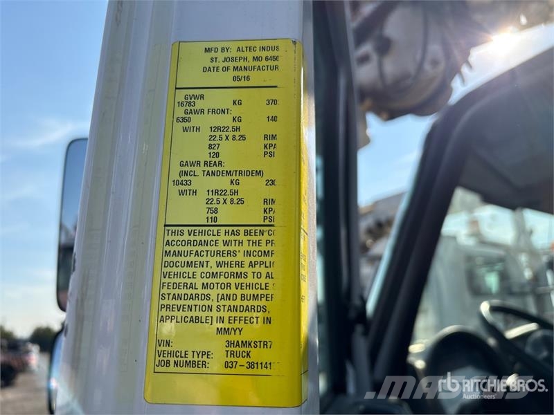 International 4400 Mobiele Boorinstallatie