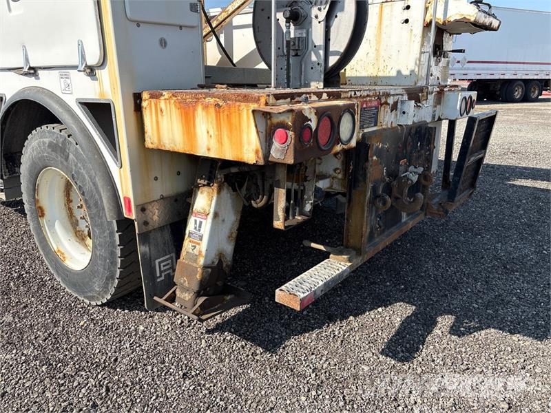 International 4400 Mobiele Boorinstallatie