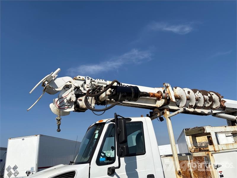 International 4400 Mobiele Boorinstallatie