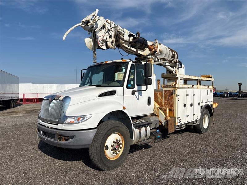 International 4400 Mobiele Boorinstallatie