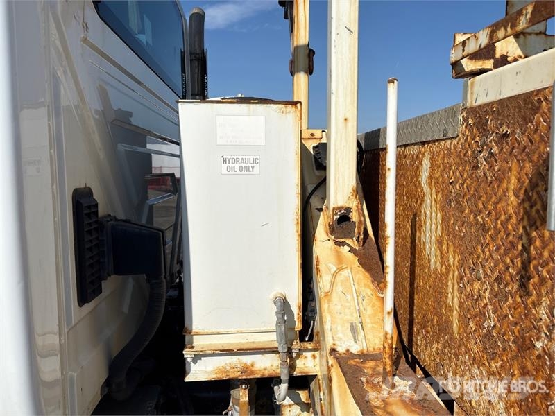 International 4400 Mobiele Boorinstallatie