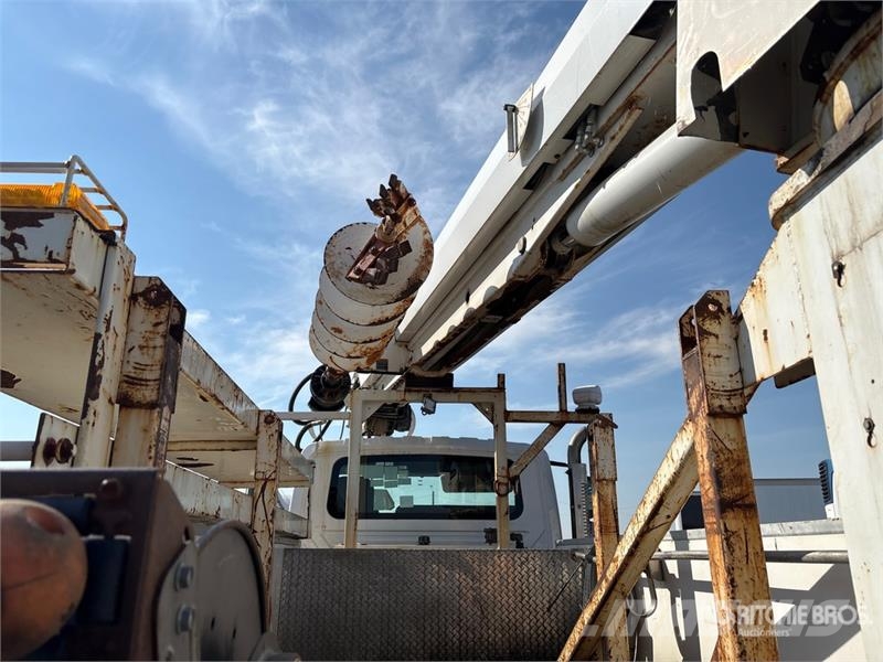 International 4400 Mobiele Boorinstallatie