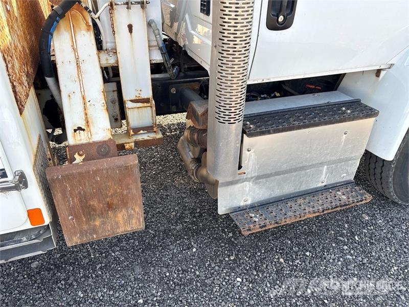 International 4400 Mobiele Boorinstallatie