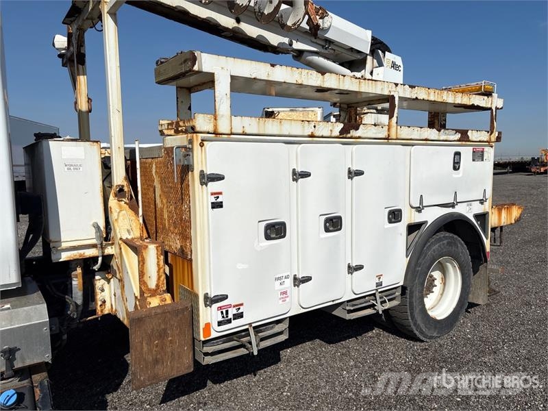 International 4400 Mobiele Boorinstallatie
