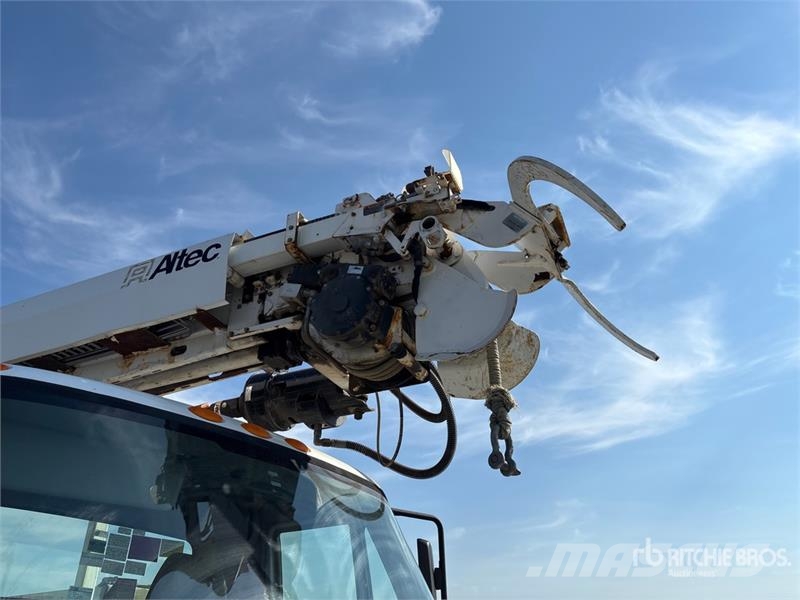 International 4400 Mobiele Boorinstallatie