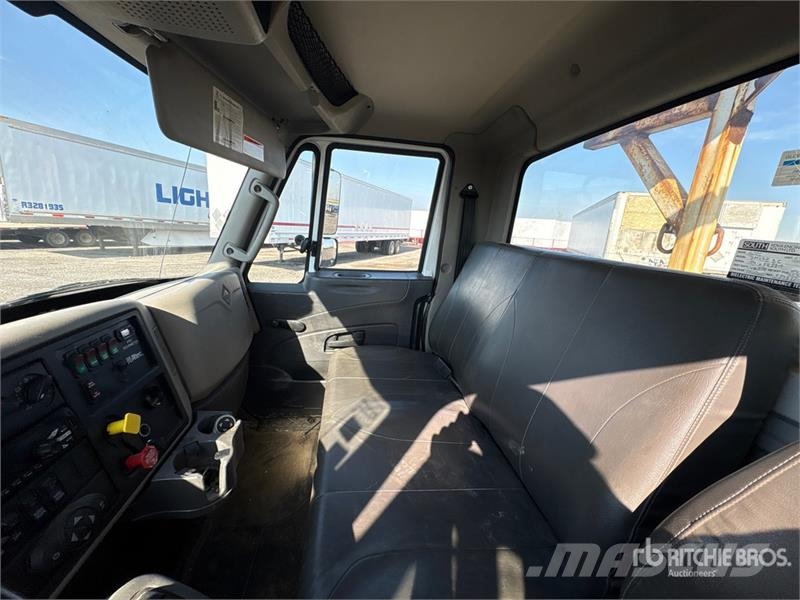 International 4400 Mobiele Boorinstallatie