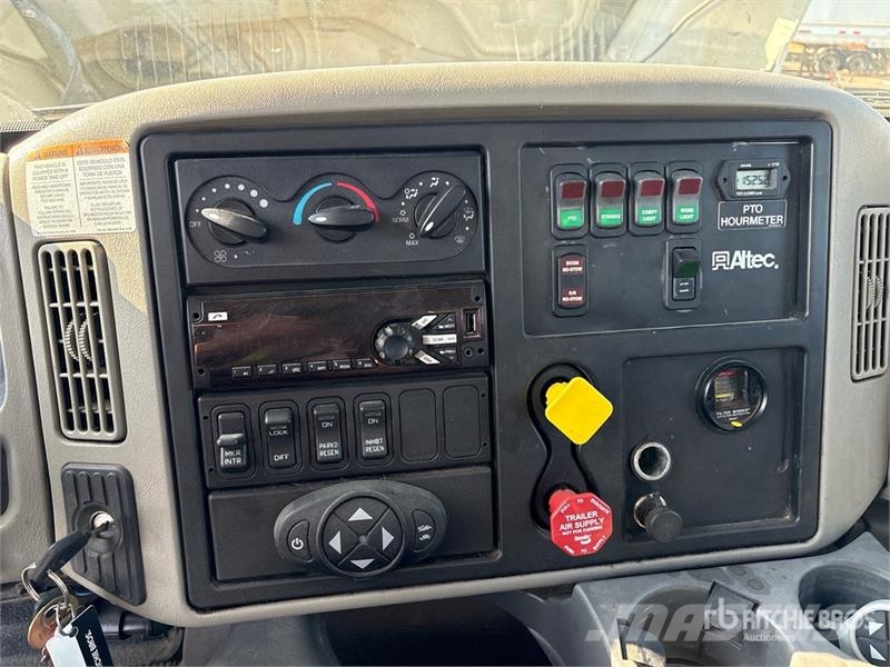 International 4400 Mobiele Boorinstallatie