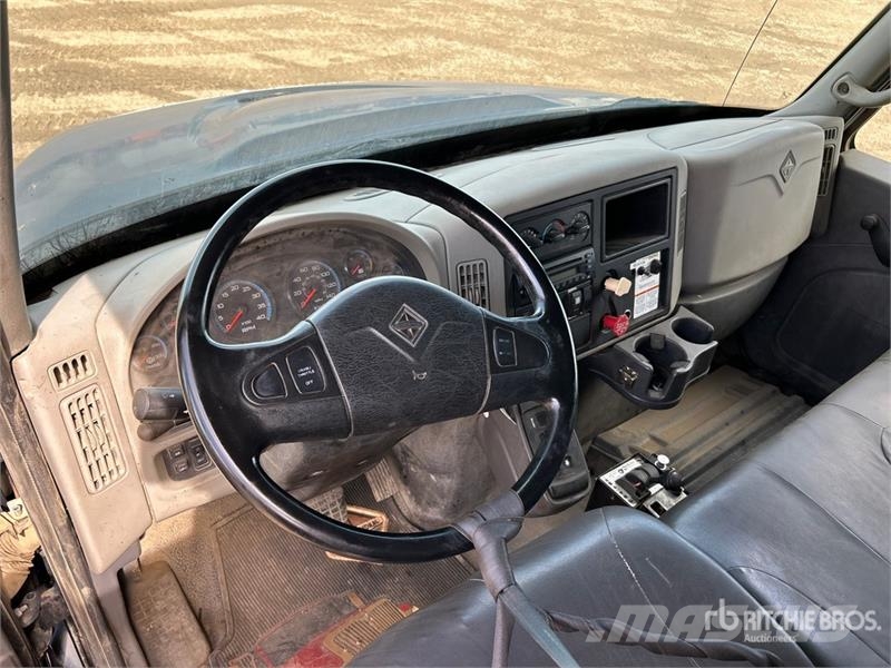 International 4400 SBA Грузовики-Самосвалы