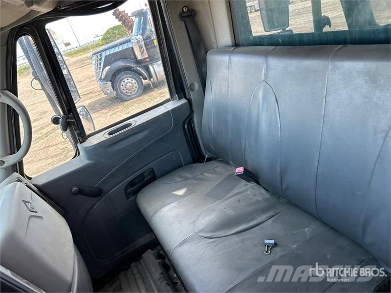 International 4400 SBA Грузовики-Самосвалы