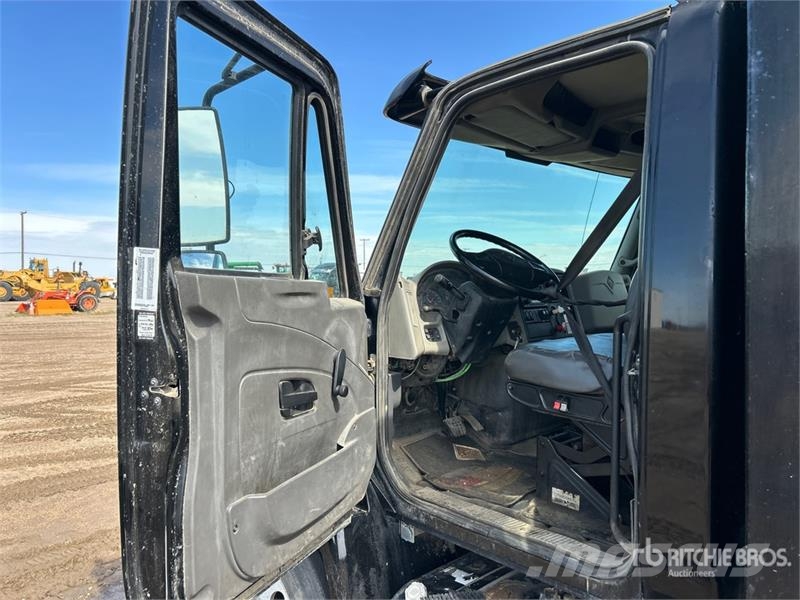 International 4400 SBA Грузовики-Самосвалы
