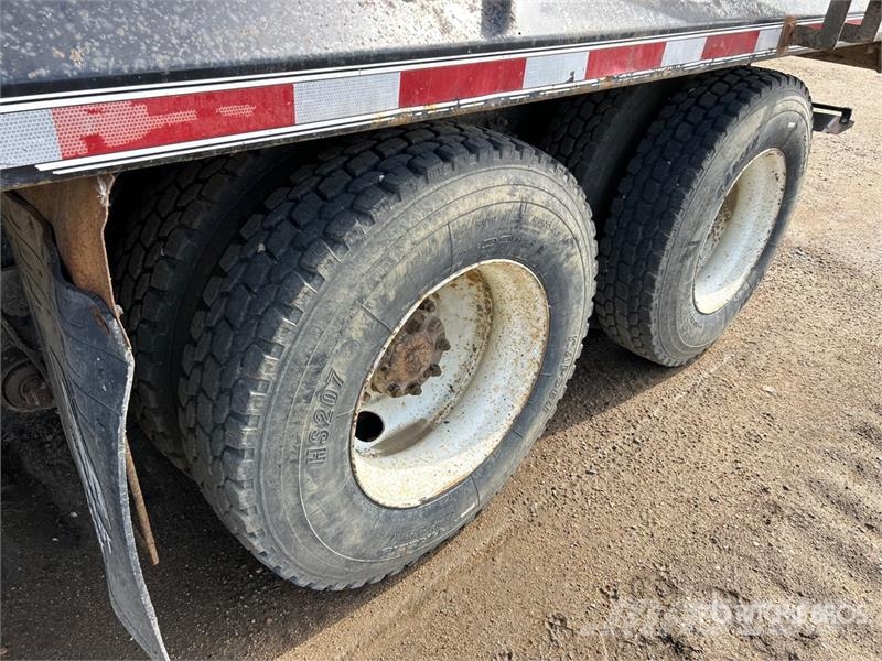 International 4400 SBA Грузовики-Самосвалы
