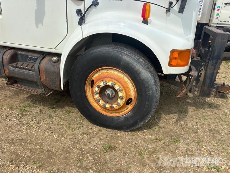 International 4700 4x2 Spreader Truck Municipal / general purpose vehicles