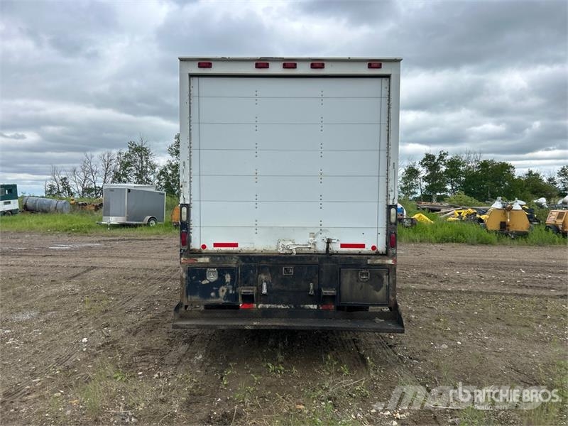 International 4900 شاحنات ذات صهاريج