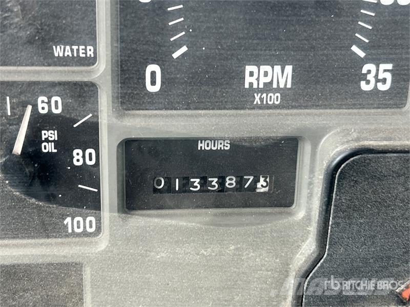 International 4900 شاحنات ذات صهاريج