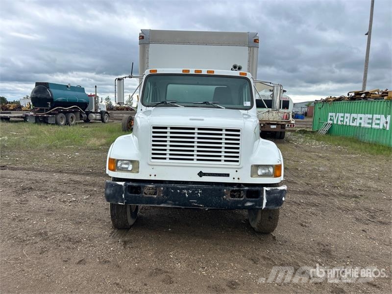 International 4900 شاحنات ذات صهاريج