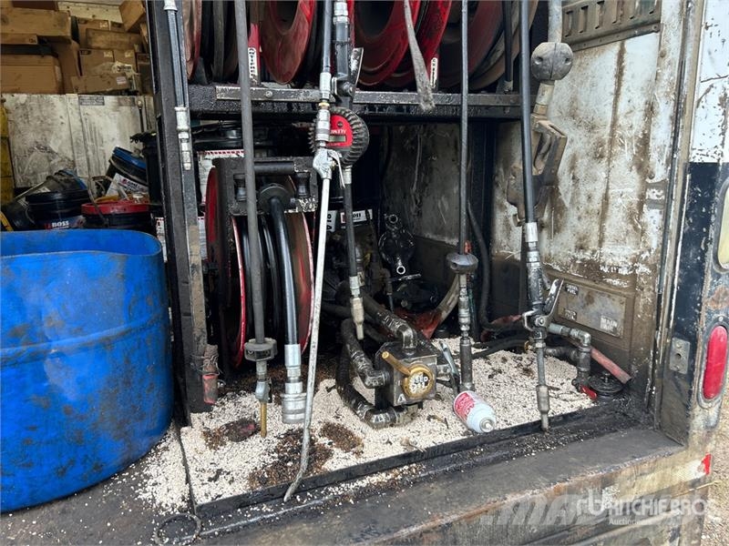 International 4900 شاحنات ذات صهاريج