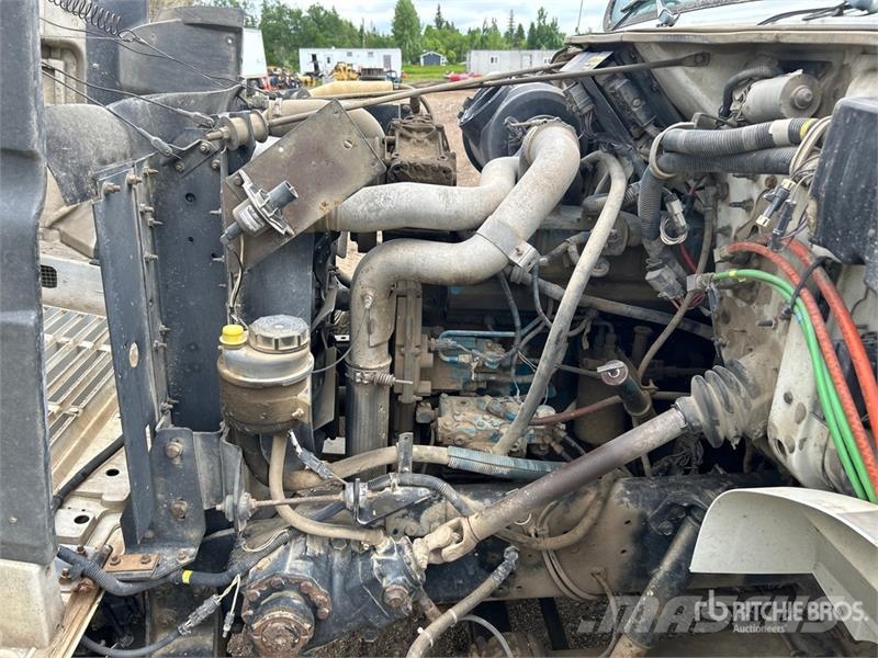 International 4900 شاحنات ذات صهاريج