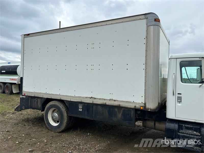 International 4900 شاحنات ذات صهاريج