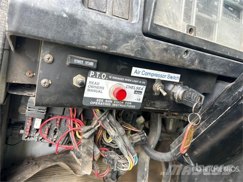 International 4900 شاحنات ذات صهاريج