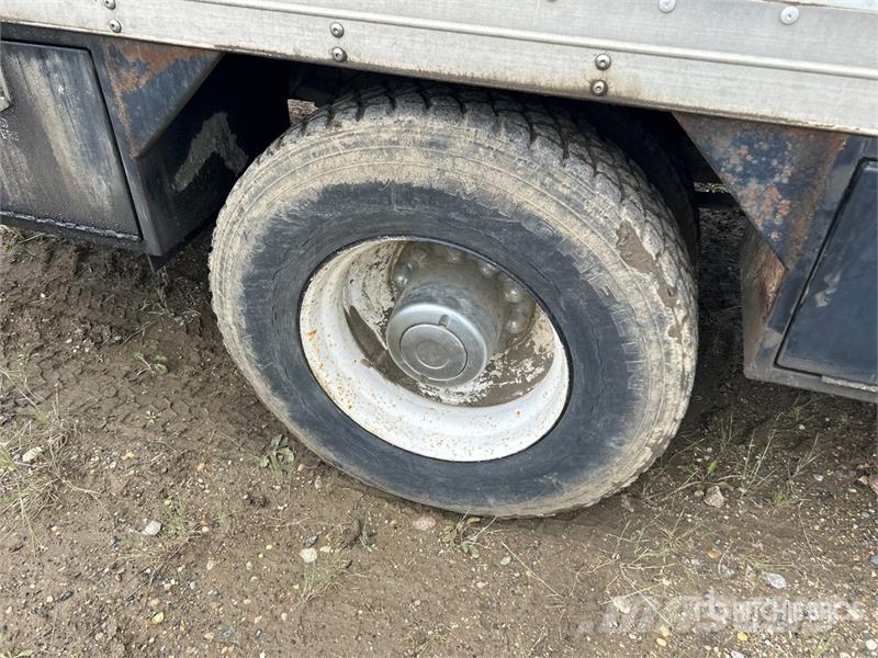 International 4900 شاحنات ذات صهاريج