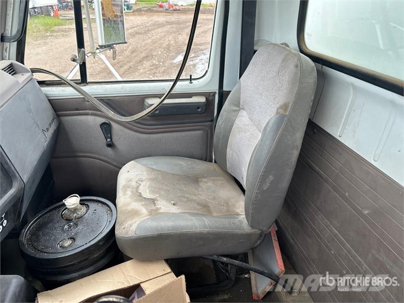 International 4900 شاحنات ذات صهاريج