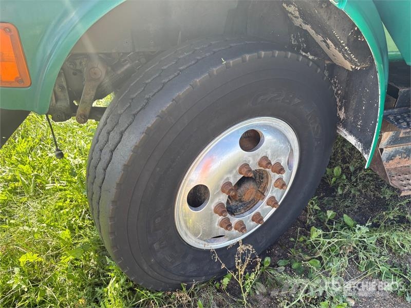 International 4900 Ūkiniai/Grūdų sunkvežimiai