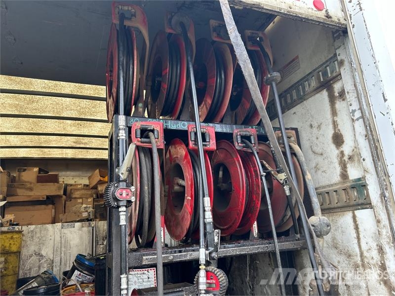 International 4900 شاحنات ذات صهاريج