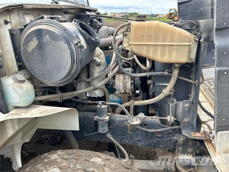 International 4900 شاحنات ذات صهاريج