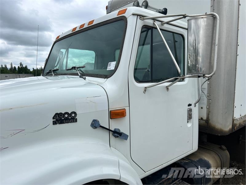 International 4900 شاحنات ذات صهاريج
