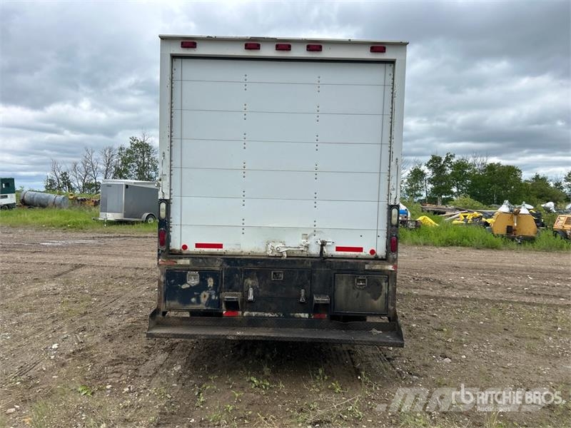 International 4900 شاحنات ذات صهاريج