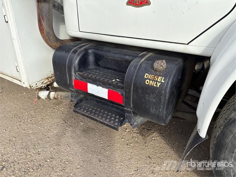 International 4900 Пожарные машины