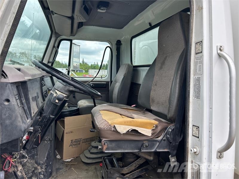 International 4900 شاحنات ذات صهاريج